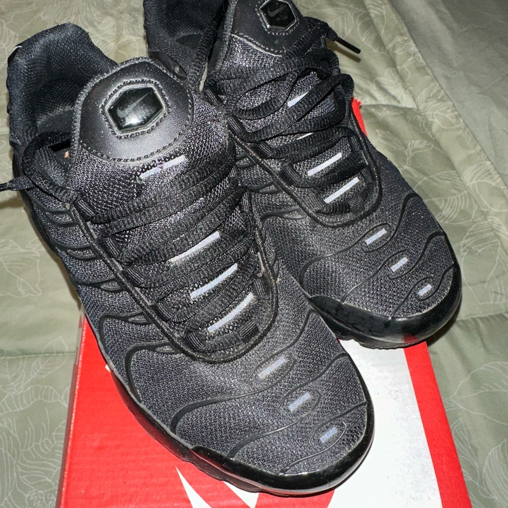 Nike air max youth size 5.5y